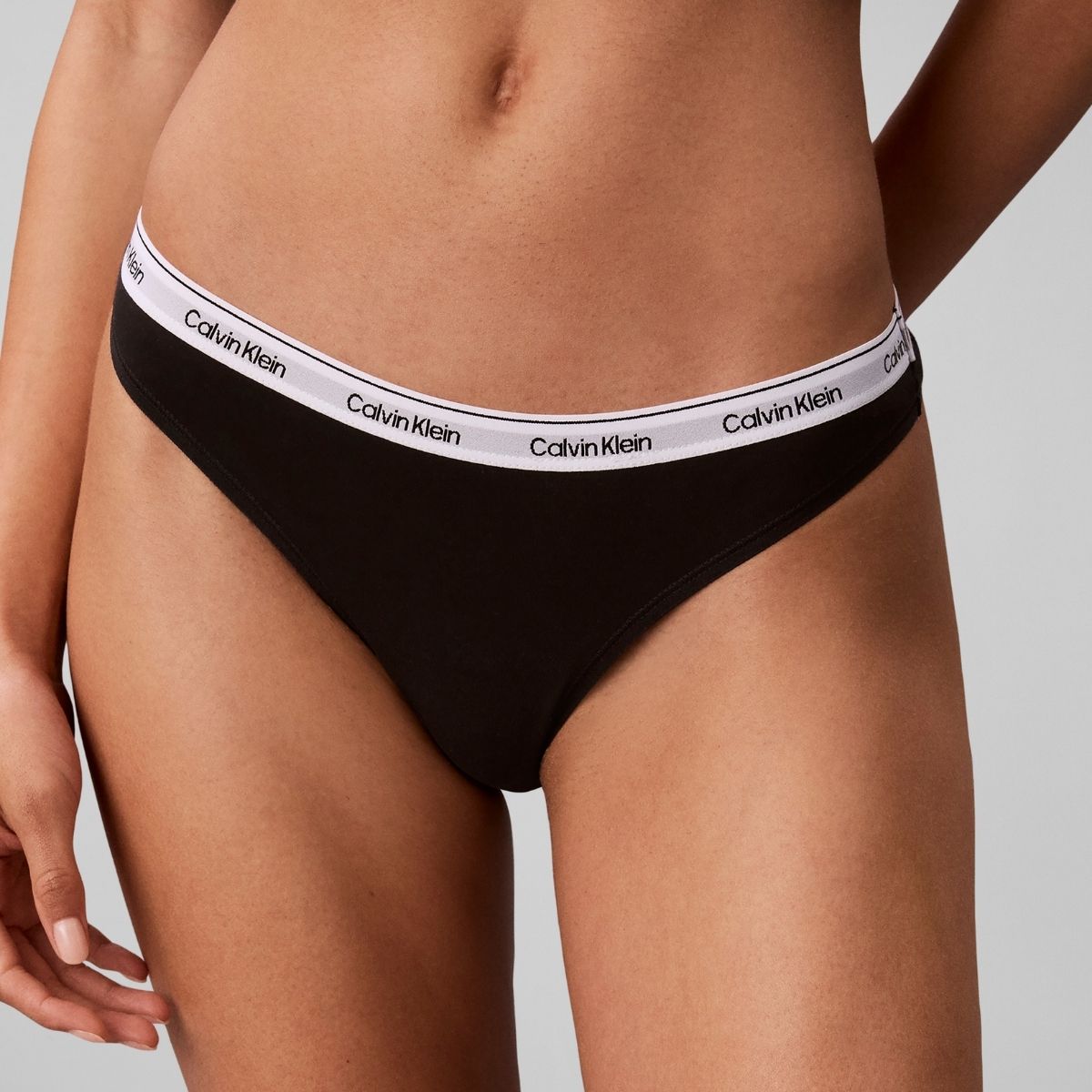 Calvin Klein Icon Logo 5-pak g-streng, multi - LV00QD5221 - 3CC - Black/black/cedar/grey heather/ink