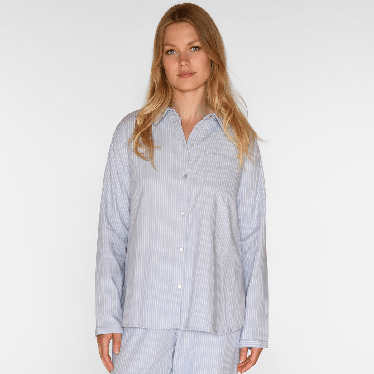CCDK Mary natskjorte, lyseblå - 61484 - 6105 - Eventide Stripe