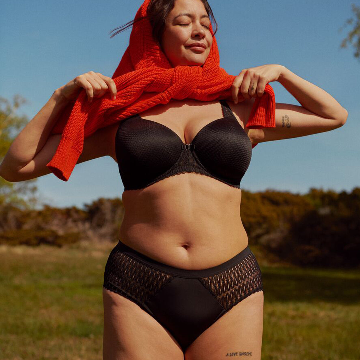 Triumph Aura Spotlight WHP - Black - 10207996-0004