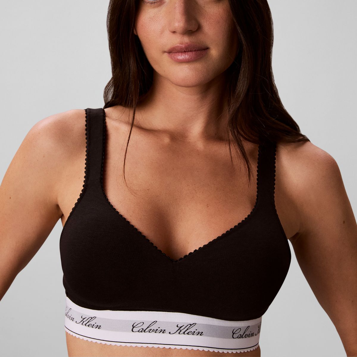 Calvin Klein New Signature Logo bralette BH, sort - LV00QF9071 - UB1 - Black