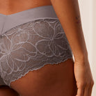 Triumph Body Make-Up Illusion Lace Shorty - Pigeon Grey - 10219748-3091